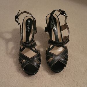 Naturalizer Black and Tan Strappy Sandals Heels Unworn